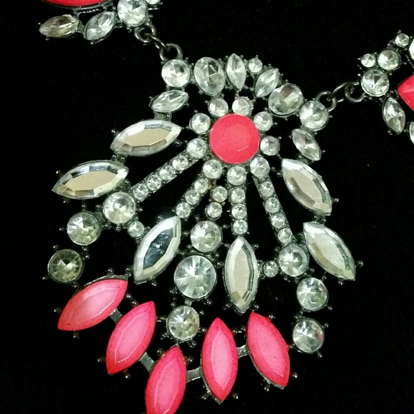 5/$20 - Pink Rhinestone Statement Necklace - Picture 3 of 5